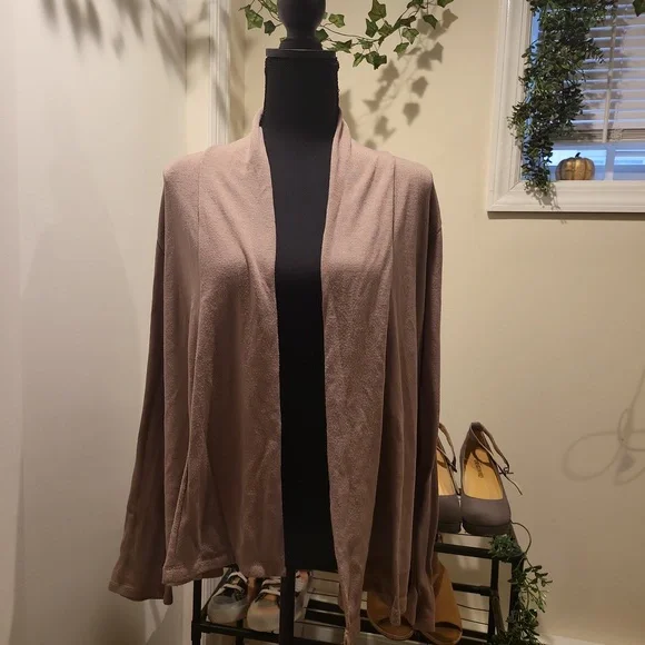 Cardigan - Picture 1 of 3